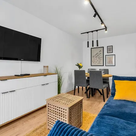 아파트 Saska Kepa - 54m2, Two Bedrooms - By Rentujemy 바르샤바