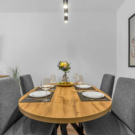 Saska Kepa - 54m2, Two Bedrooms - By Rentujemy 아파트