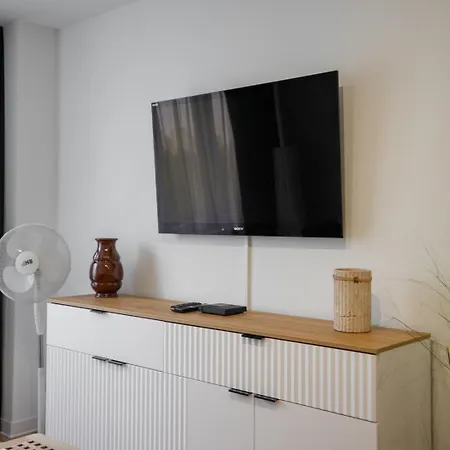 Apartman Saska Kepa - 54m2, Two Bedrooms - By Rentujemy