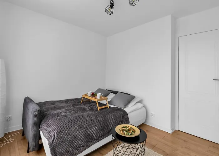 Saska Kepa - 54m2, Two Bedrooms - By Rentujemy Апартаменты *